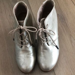 Toms metallic ankle boots